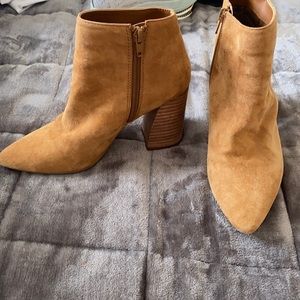 Size 6 Brown Suede Steve Madden Booties